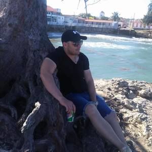 Meet your Posher, Adel